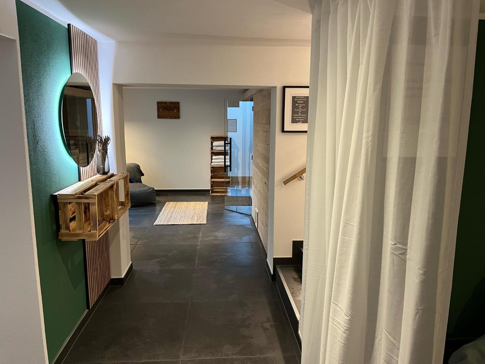 Moselhotel Weinhaus Simon 'Sauna'Restaurant'Eladesaeule Wintrich Extérieur photo